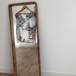 (Bisou bisou) dressy flowery top